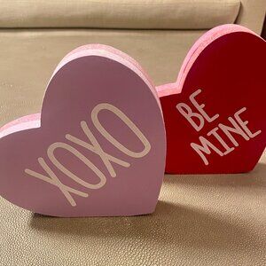 NWT Set of 2 Wooden Heart Signs Gift (Valentine's Day, Anniversary, Engagement)